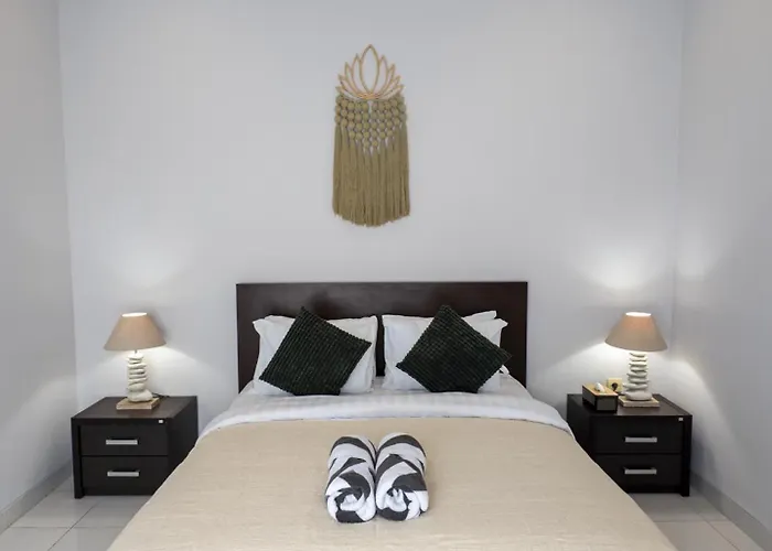 3br Private Pool In - Walk To Cafes & Shops * Seminyak