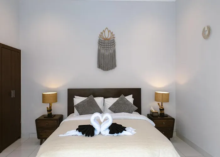 Villa 3br Private Pool In - Walk To Cafes & Shops *