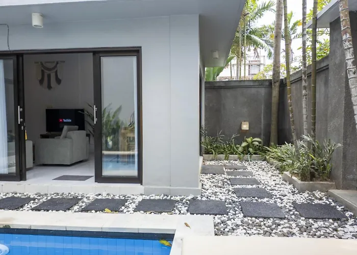 3br Private Pool In - Walk To Cafes & Shops Villa *